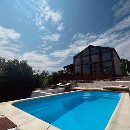 Le Chalet M - Cabana Cu O Panorama De Poveste. Surdesti  Eksteriør billede