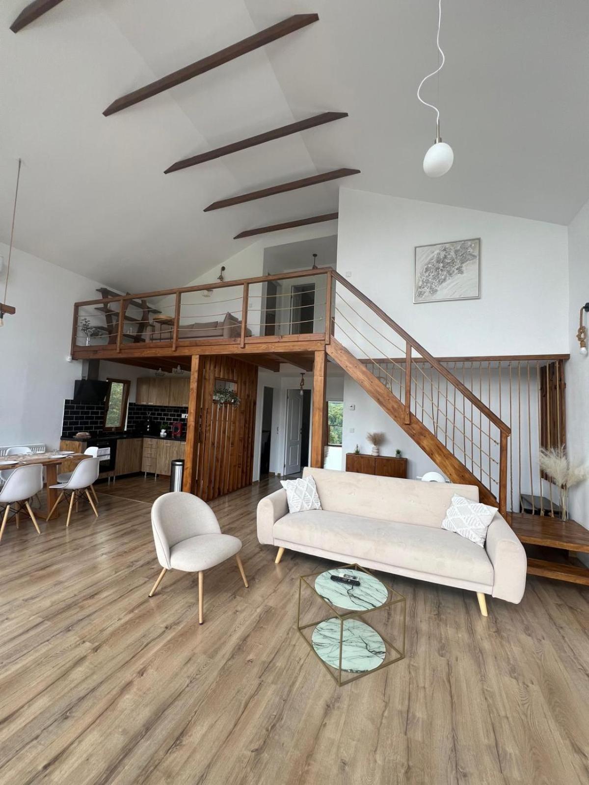 Le Chalet M - Cabana Cu O Panorama De Poveste. Surdesti  Eksteriør billede