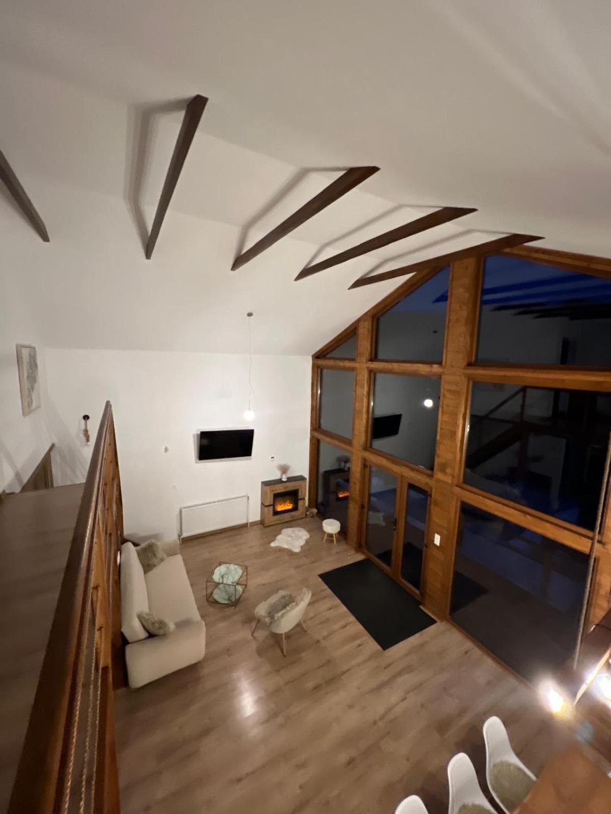 Le Chalet M - Cabana Cu O Panorama De Poveste. Surdesti  Eksteriør billede